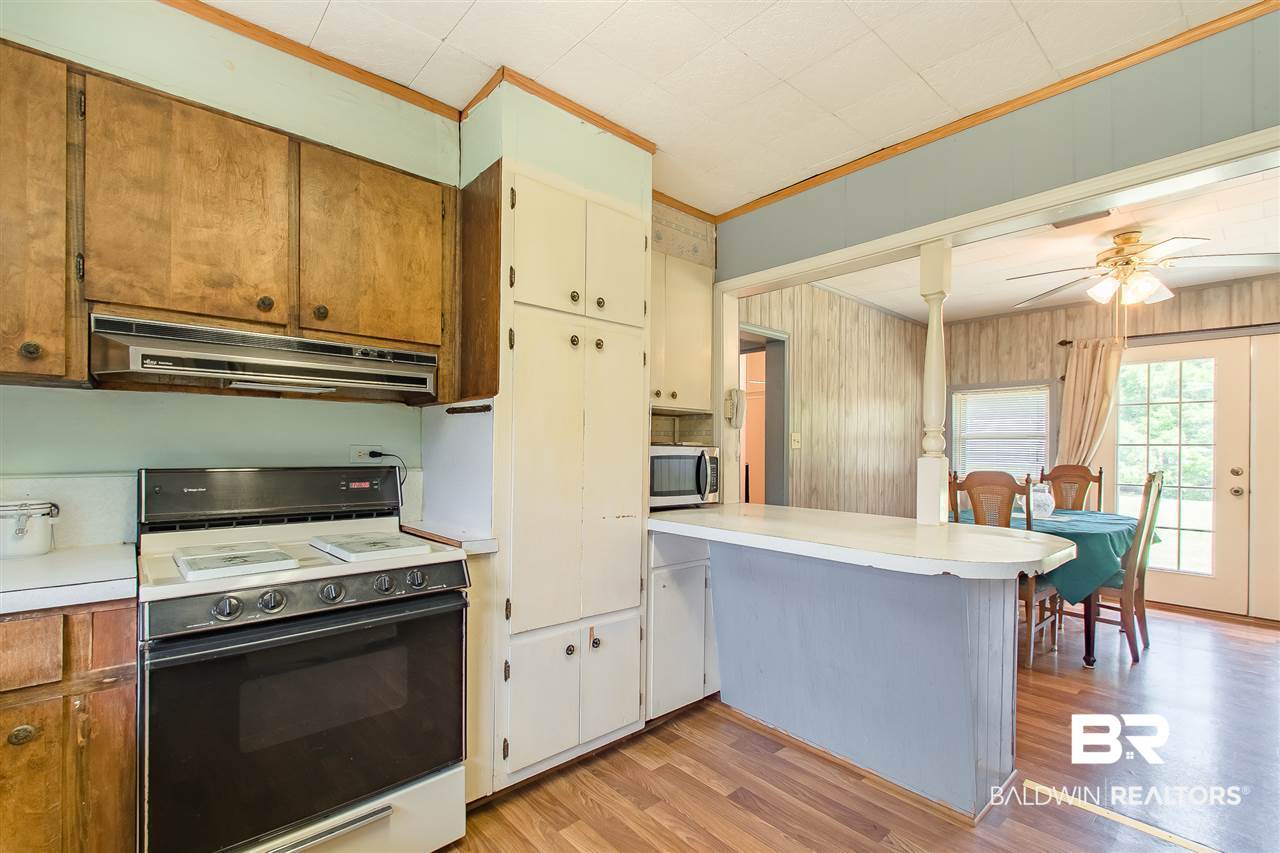 2439 Stanley Road Brewton, AL 36426 - Photo 12 of 30 Breakfast Bar