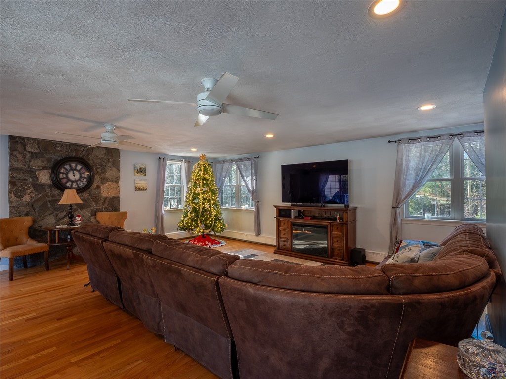 94 Susan Bowen Road Coventry, RI 02827 - Photo 8 of 48