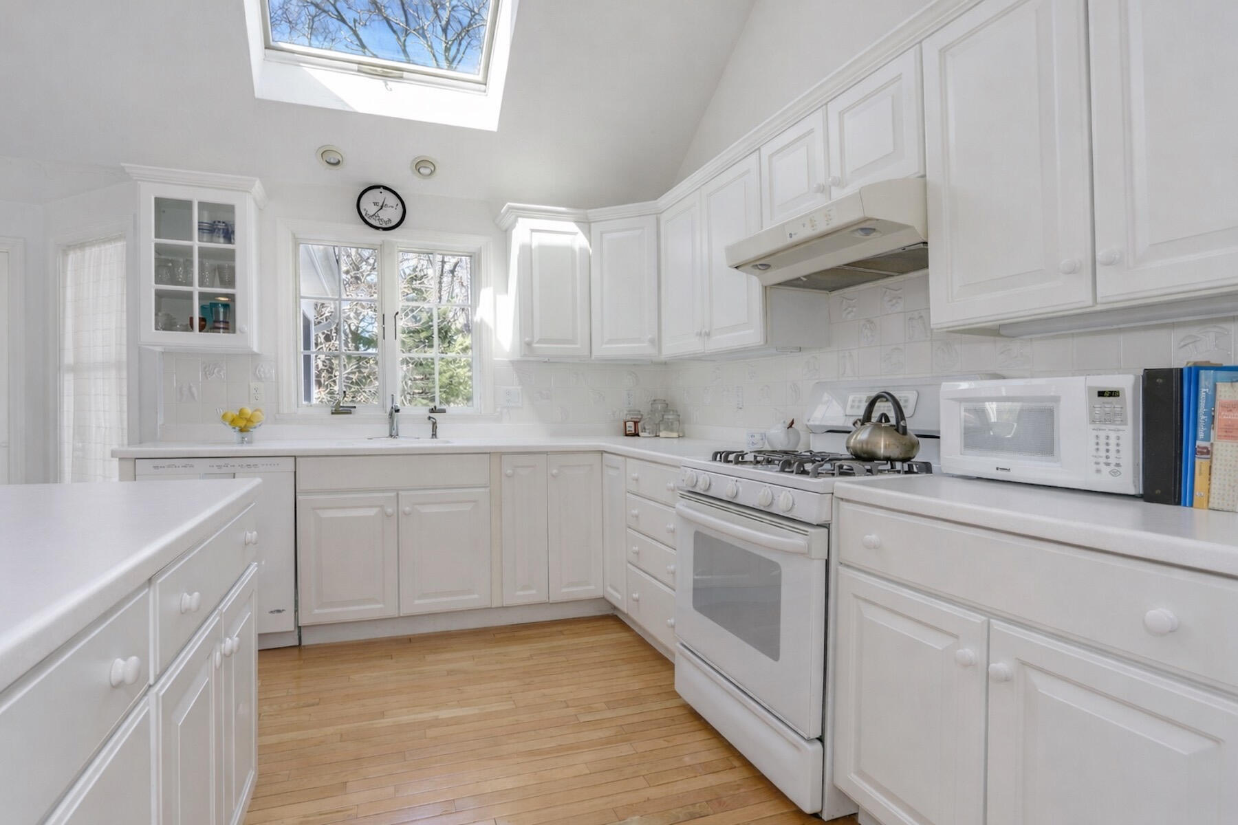 64 Falling Leaf Lane Osterville, MA 02655 - Photo 10 of 28 10