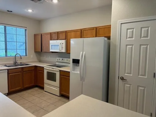 $1,950 | 1330 South Aaron, Unit 216, Mesa, AZ 85209