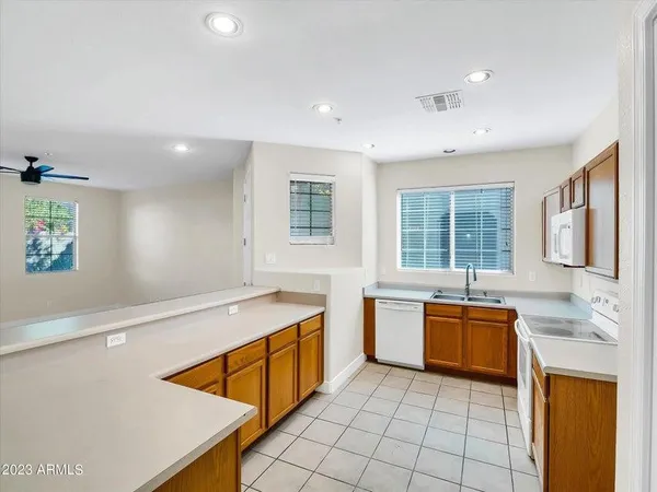 $1,950 | 1330 South Aaron, Unit 216, Mesa, AZ 85209