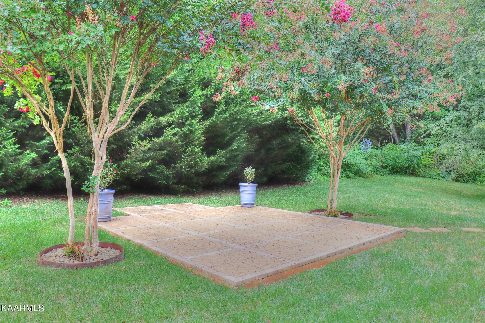 418 Cheeyo Place Loudon, TN 37774 - Photo 13 of 33 a park view with a fountain and large trees