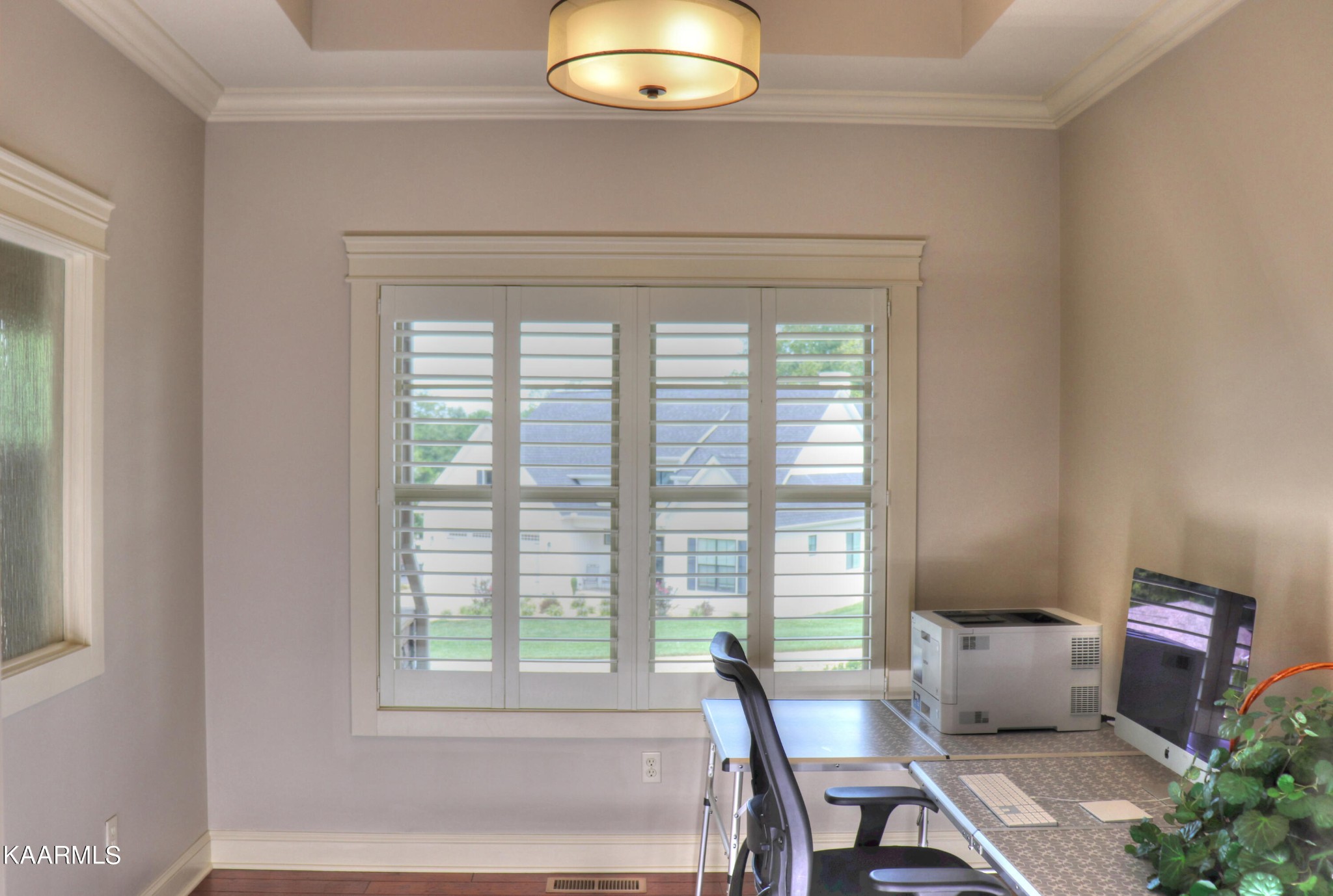 418 Cheeyo Place Loudon, TN 37774 - Photo 19 of 33 a living room with furniture and a large window