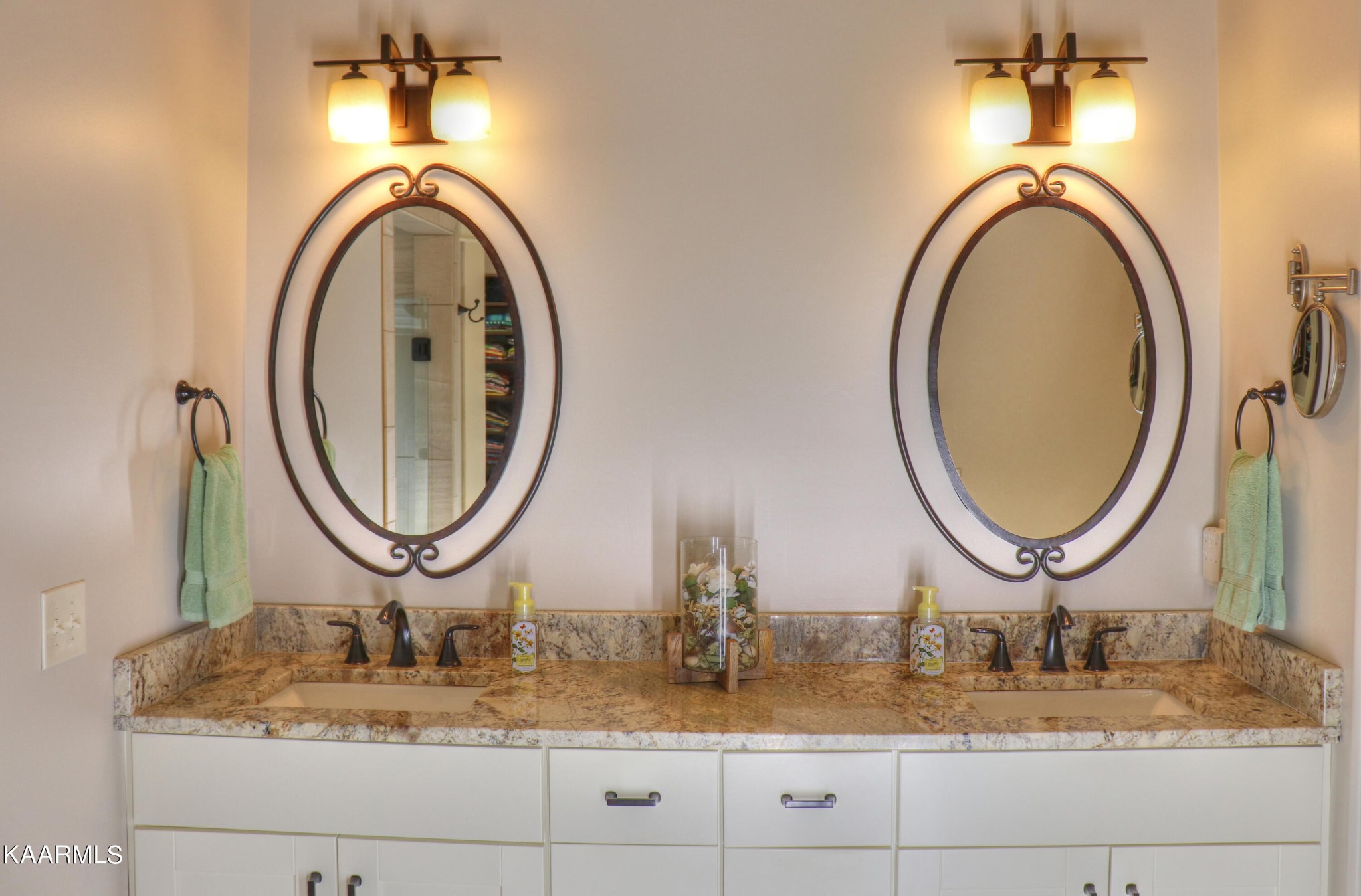 418 Cheeyo Place Loudon, TN 37774 - Photo 21 of 33 a bathroom with a granite countertop and a mirror
