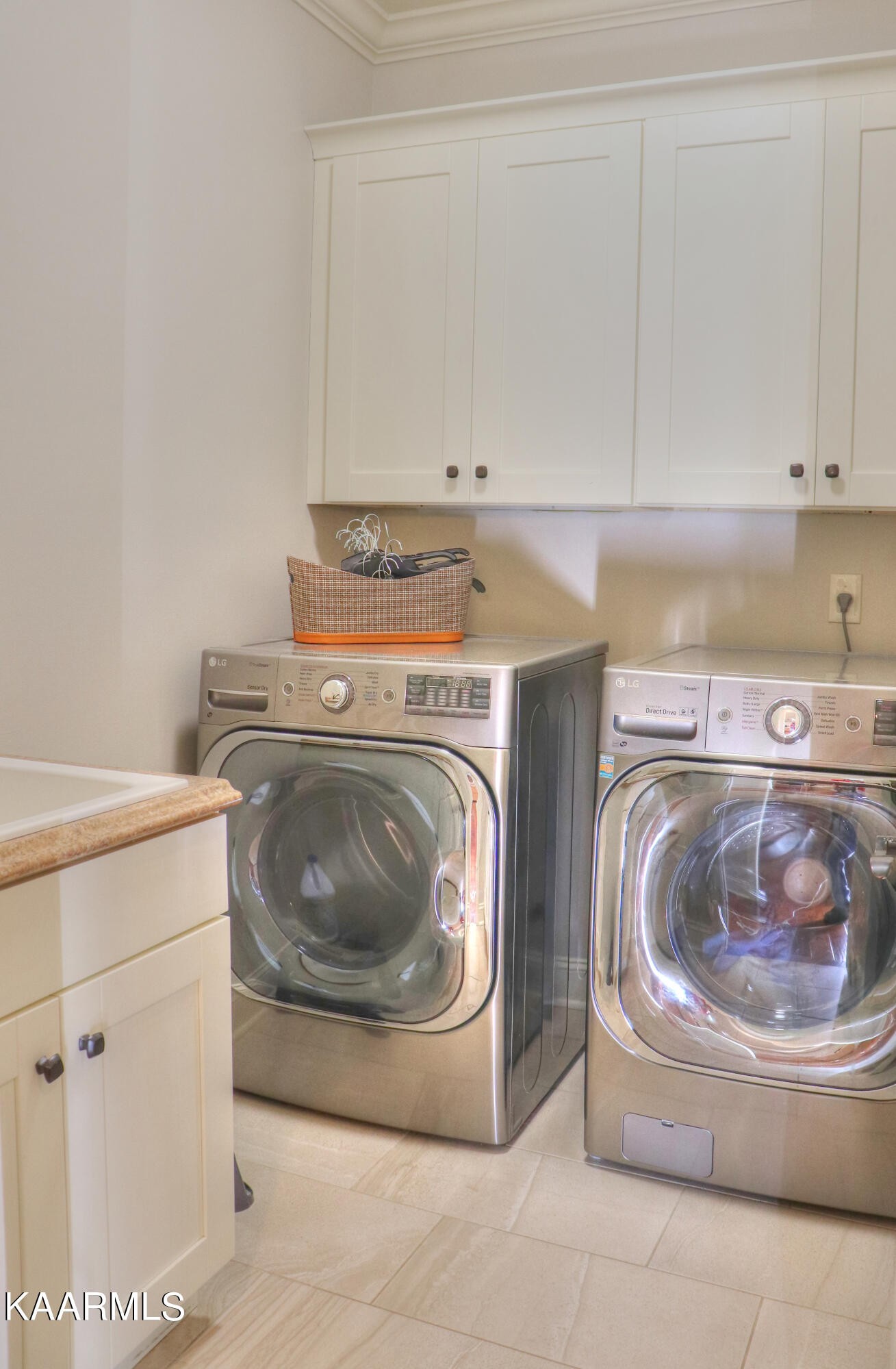 418 Cheeyo Place Loudon, TN 37774 - Photo 28 of 33 a utility room with dryer and washer