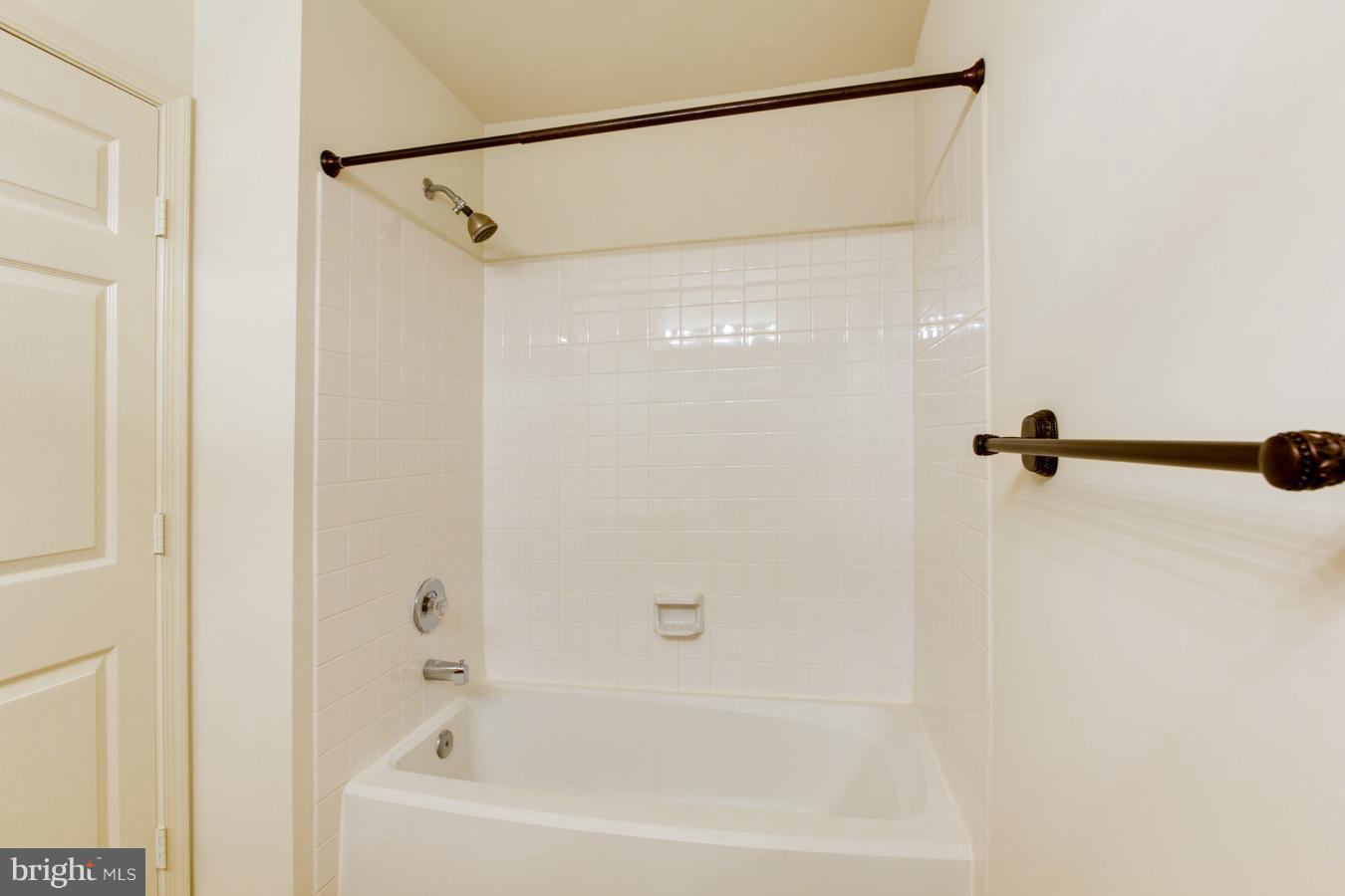 11200 Rienzi Place, Unit 102 Manassas, VA 20109 - Photo 17 of 30 Bath