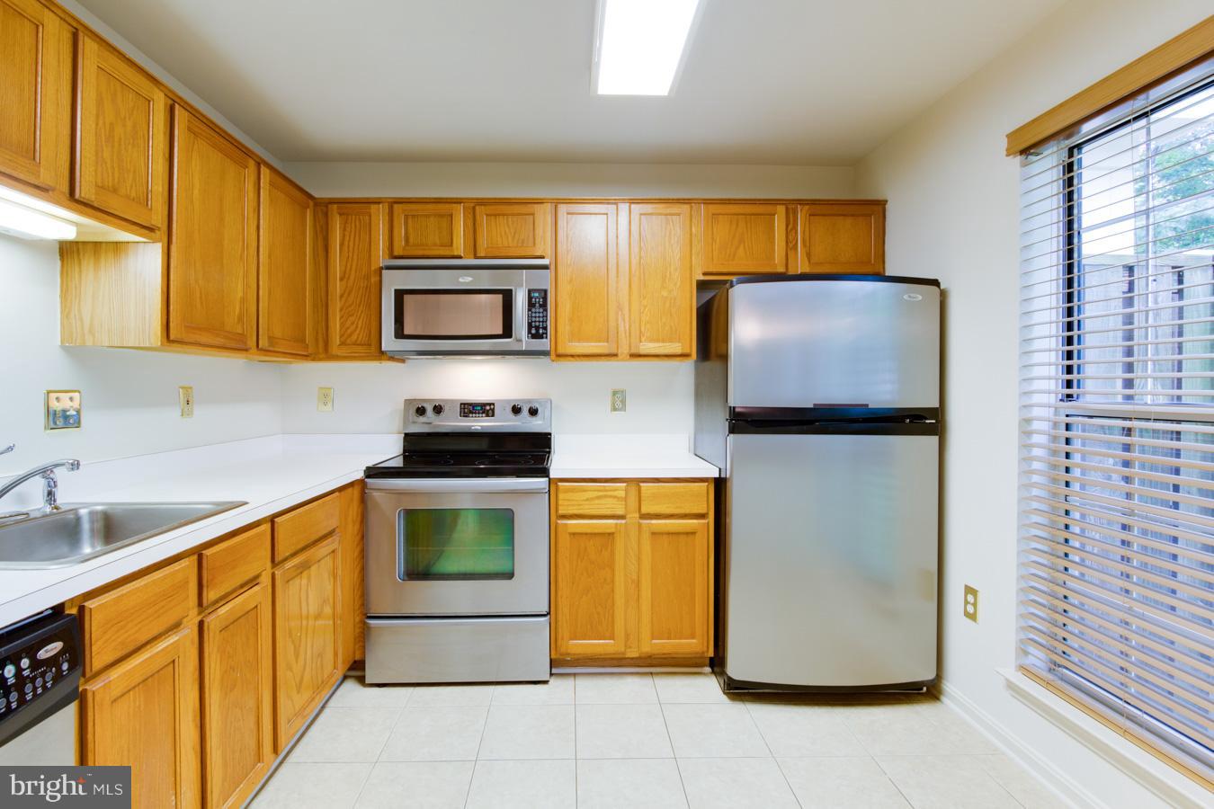 11200 Rienzi Place, Unit 102 Manassas, VA 20109 - Photo 6 of 30 Kitchen