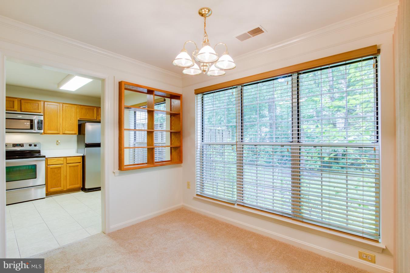 11200 Rienzi Place, Unit 102 Manassas, VA 20109 - Photo 9 of 30 Dining Room