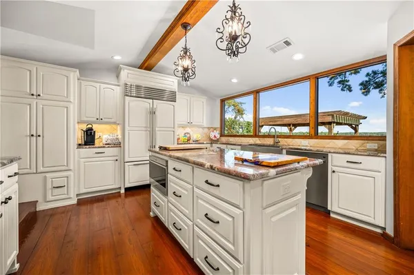 $889,900 | 137 Beechwood Lane, Natchitoches, LA 71457