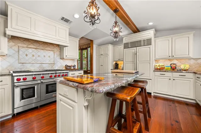 $889,900 | 137 Beechwood Lane, Natchitoches, LA 71457