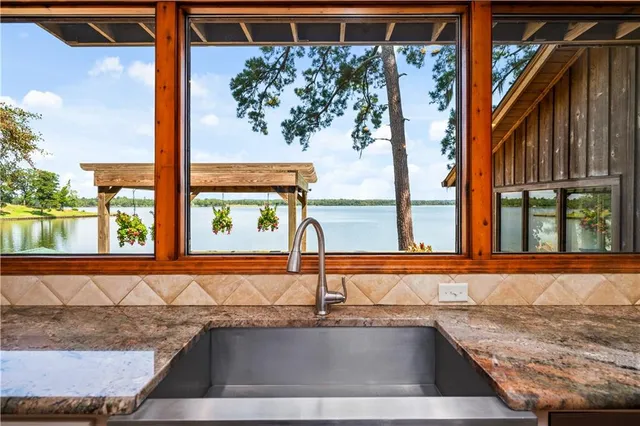 $889,900 | 137 Beechwood Lane, Natchitoches, LA 71457