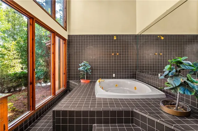 $889,900 | 137 Beechwood Lane, Natchitoches, LA 71457