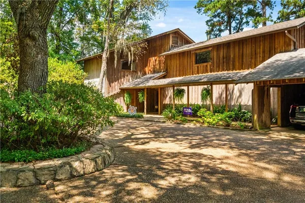 $889,900 | 137 Beechwood Lane, Natchitoches, LA 71457