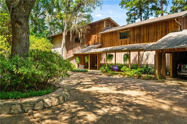 $889,900 | 137 Beechwood Lane, Natchitoches, LA 71457