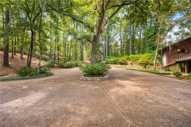 $889,900 | 137 Beechwood Lane, Natchitoches, LA 71457