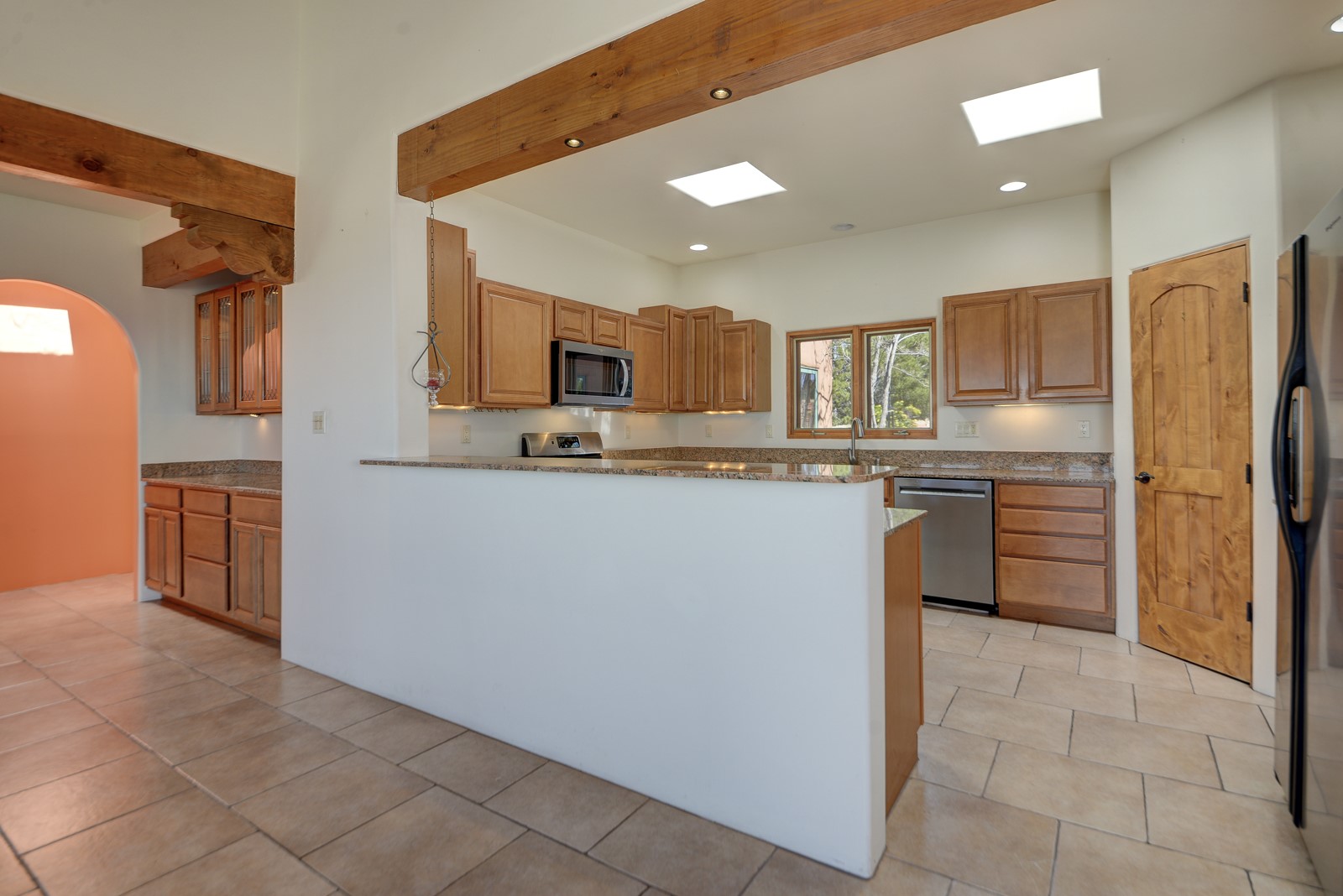 47 Azul Loop Santa Fe, NM 87508 - Photo 18 of 36 Closer view of the kitchen