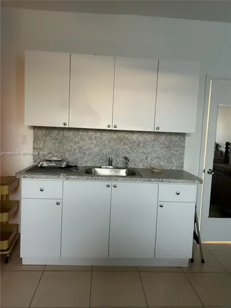 $1,300 | 9525 Southwest 16th Street, Unit A, Miami, FL 33165