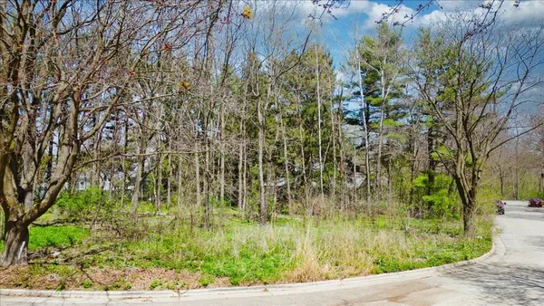 $595,000 | 10 Larch Circle, Madison, WI 53705