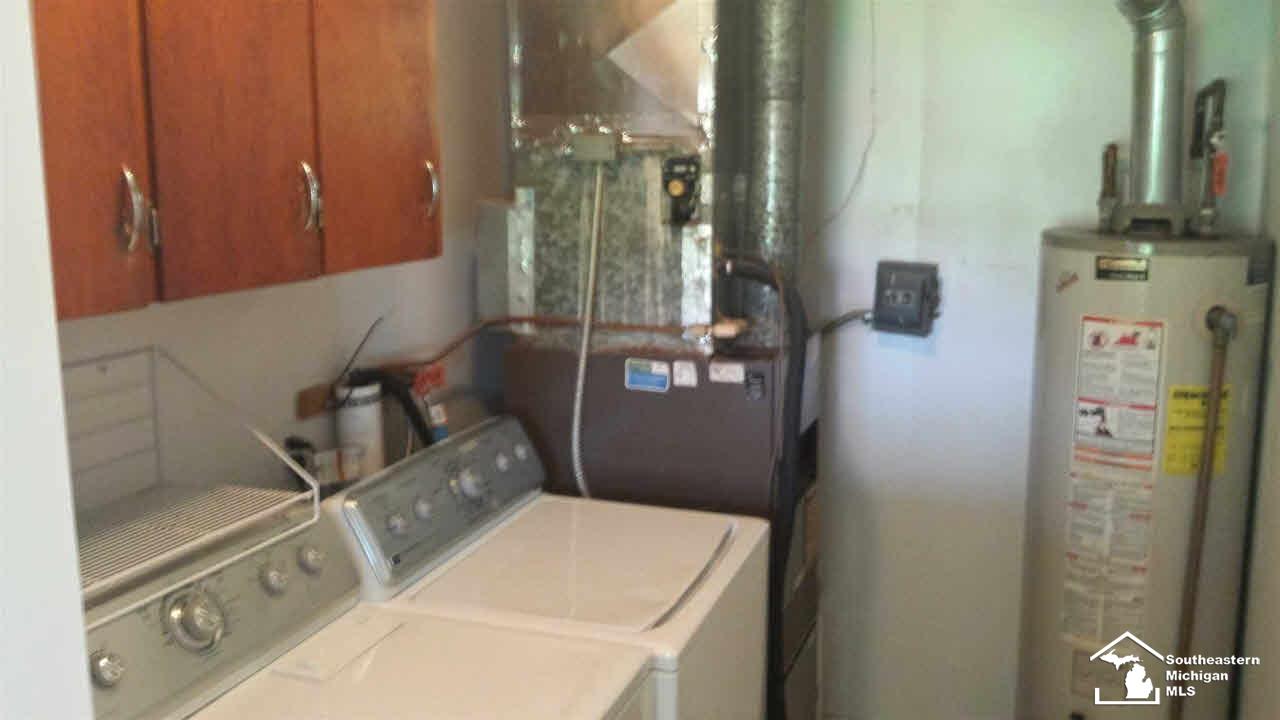 6960 North Custer Road Monroe, MI 48162 - Photo 14 of 16 Laundry Room