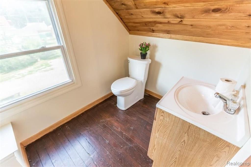 21820 Gill Road Farmington Hills, MI 48335 - Photo 15 of 36