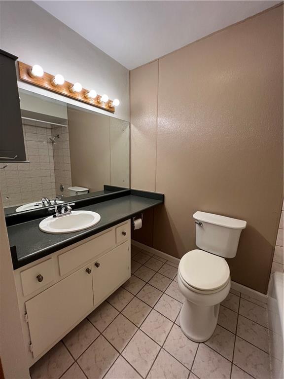 143 Locust Road Mount Pleasant, PA 15666 - Photo 23 of 42 Main Bathroom