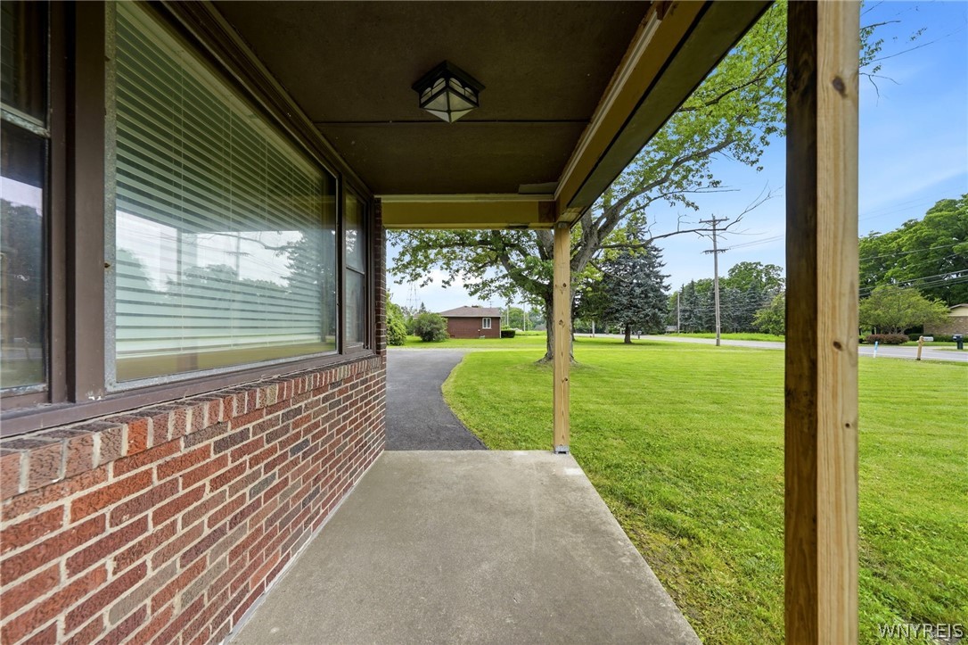 738 Upper Mountain Road Lewiston, NY 14092 - Photo 5 of 42