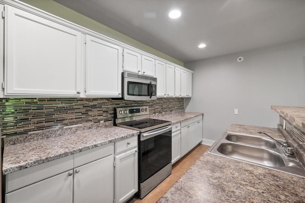 529 Nw Creek Rice, TX 75155 - Photo 3 of 26