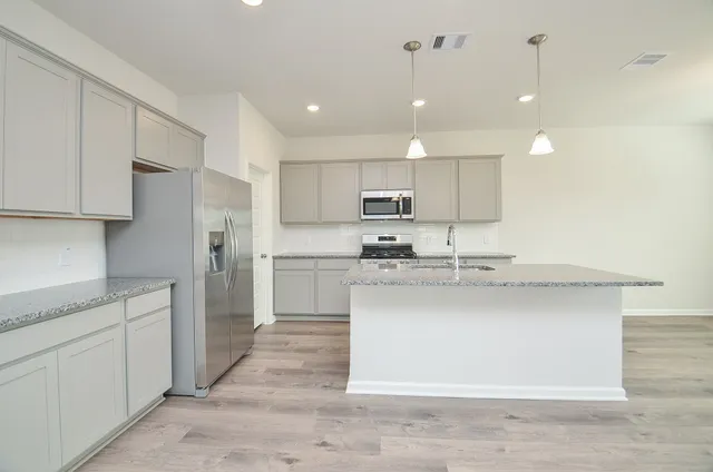 $2,300 | 27378 Axis Deer Trail, Magnolia, TX 77354