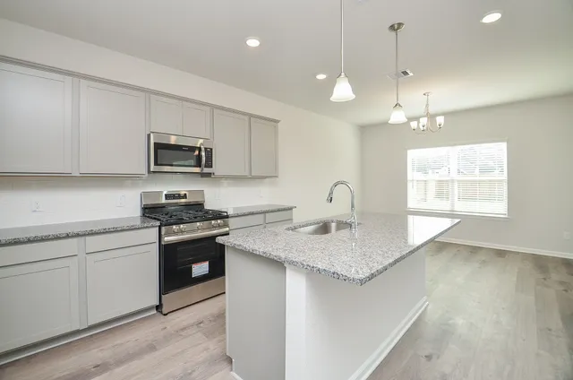 $2,300 | 27378 Axis Deer Trail, Magnolia, TX 77354