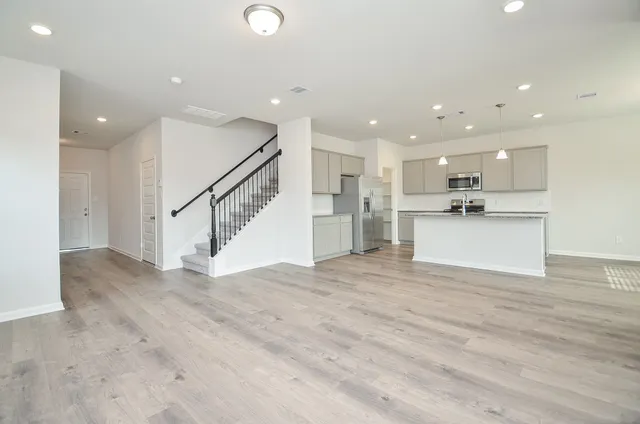 $2,300 | 27378 Axis Deer Trail, Magnolia, TX 77354