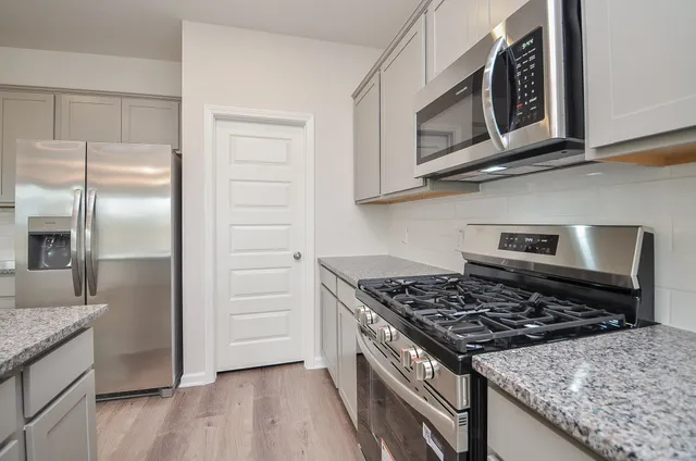 $2,300 | 27378 Axis Deer Trail, Magnolia, TX 77354