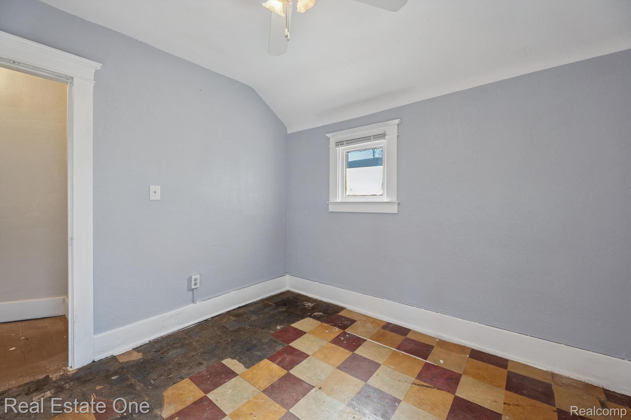 159 Dwight Street River Rouge, MI 48218 - Photo 35 of 48 36-159-Dwight-St-River-Rouge-MI-48218-WindowStill-38.jpg