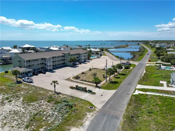 $219,900 | 2290 North Fulton Beach Road, Unit 214, Rockport, TX 78382