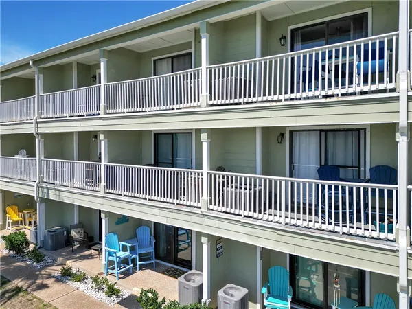 $219,900 | 2290 North Fulton Beach Road, Unit 214, Rockport, TX 78382