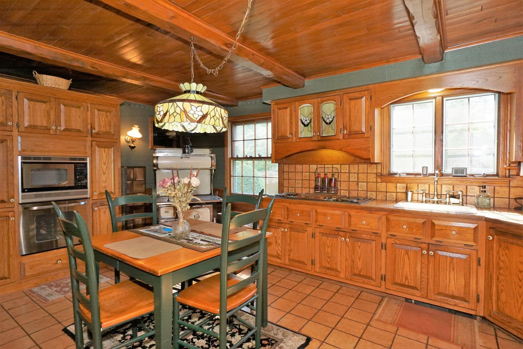 108 Windham Road Pelham, NH 03076 - Photo 8 of 40