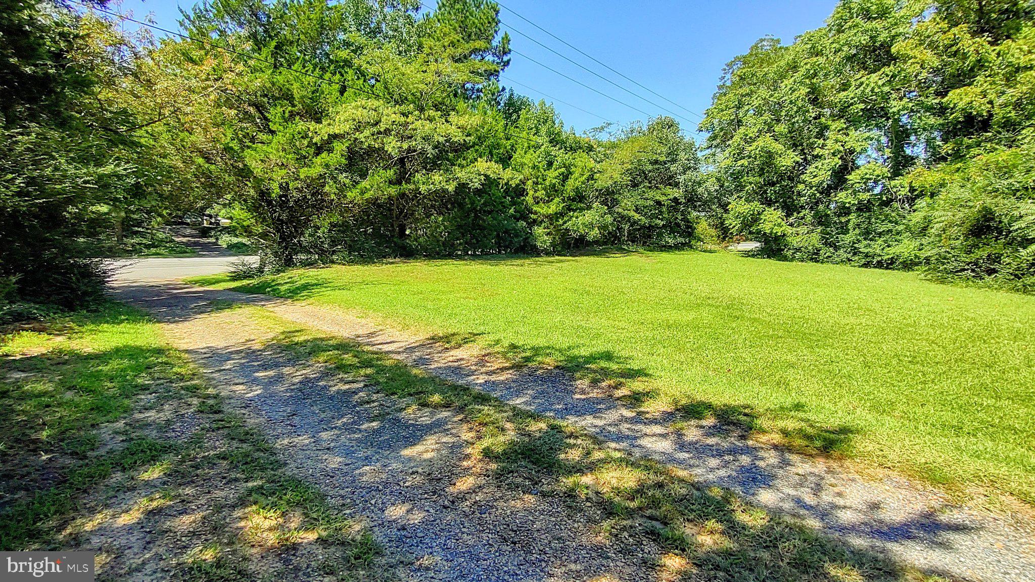 15240 Point Lookout Road St. Inigoes, MD 20684 - Photo 24 of 24 Driveway