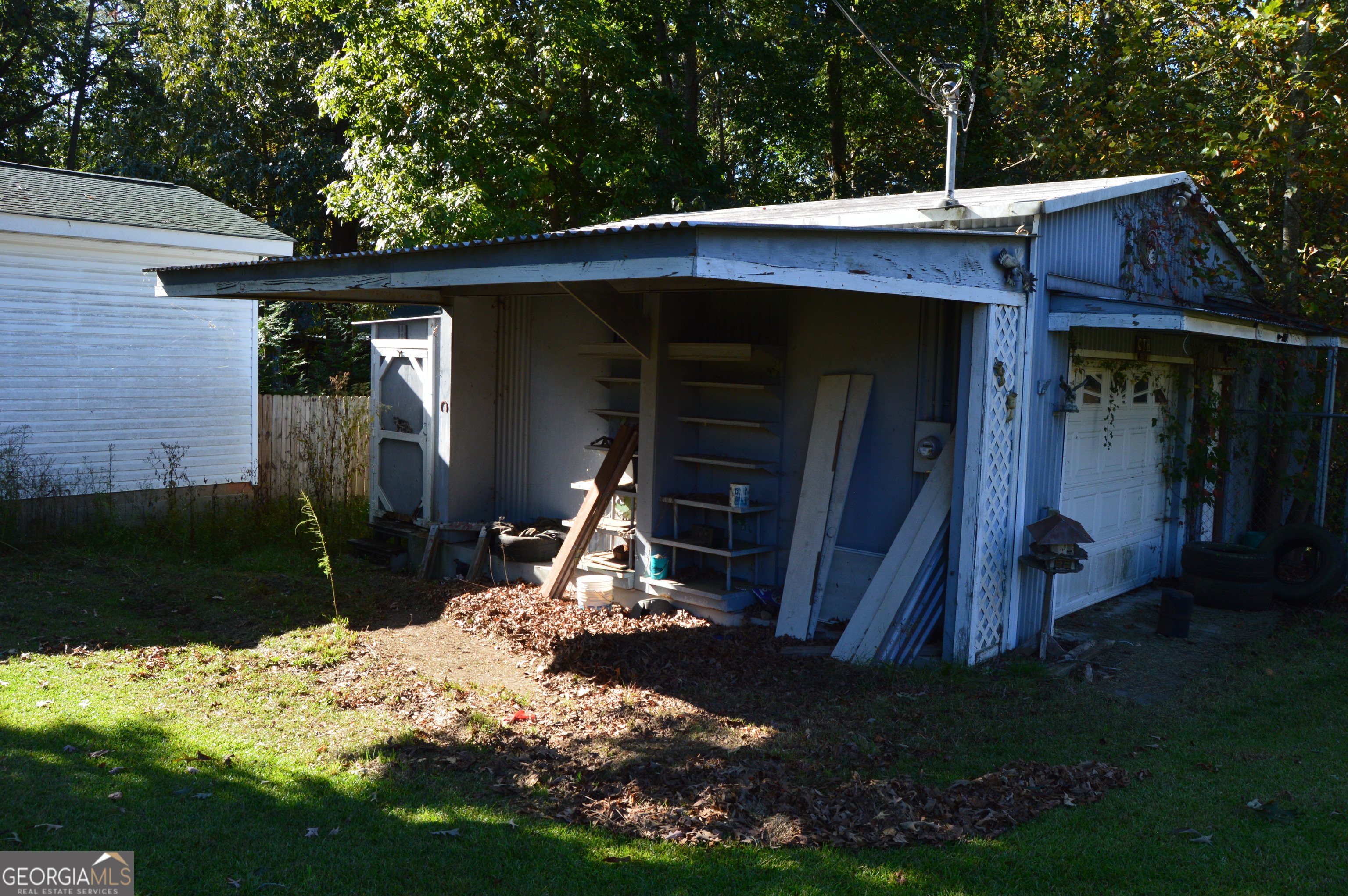 424 Law House Road Toccoa, GA 30577 - Photo 32 of 38 a view of a house with a yard