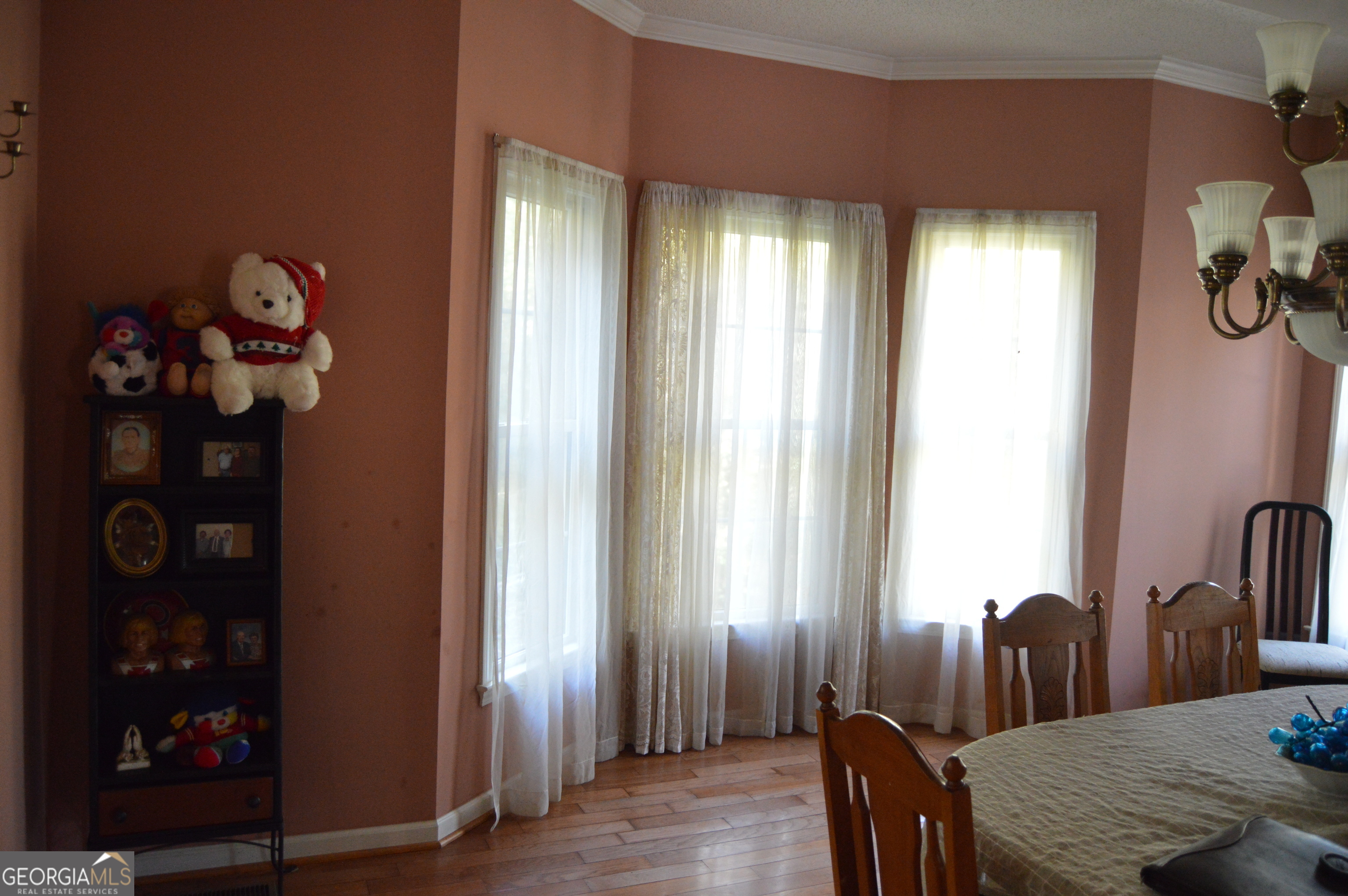 424 Law House Road Toccoa, GA 30577 - Photo 38 of 38 a dining room with furniture and window