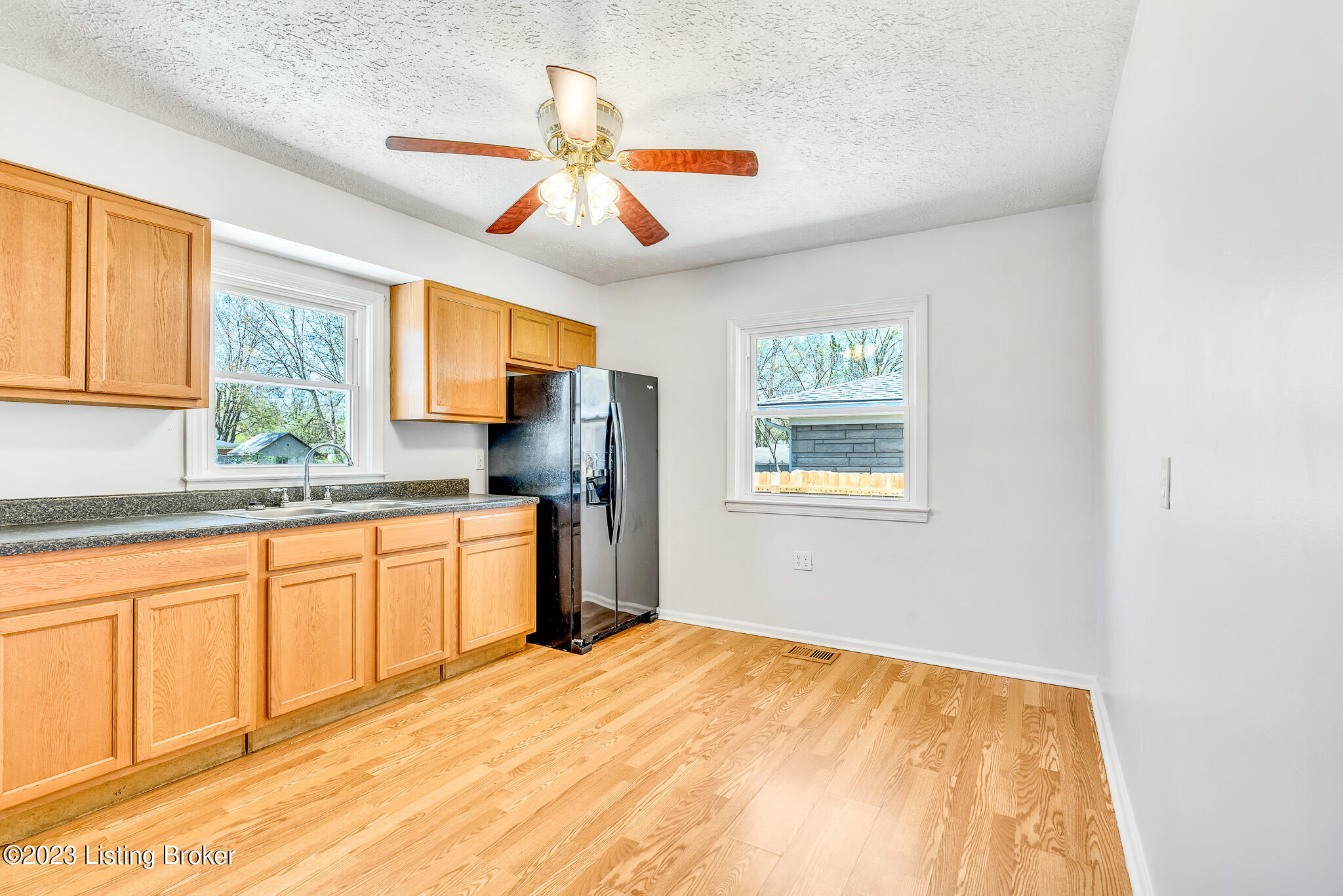 8238 Virginia Road Louisville, KY 40258 - Photo 14 of 30 DSC04589