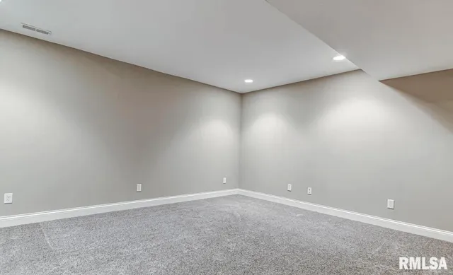 $2,700 | 3309 Telford Drive, Springfield, IL 62711