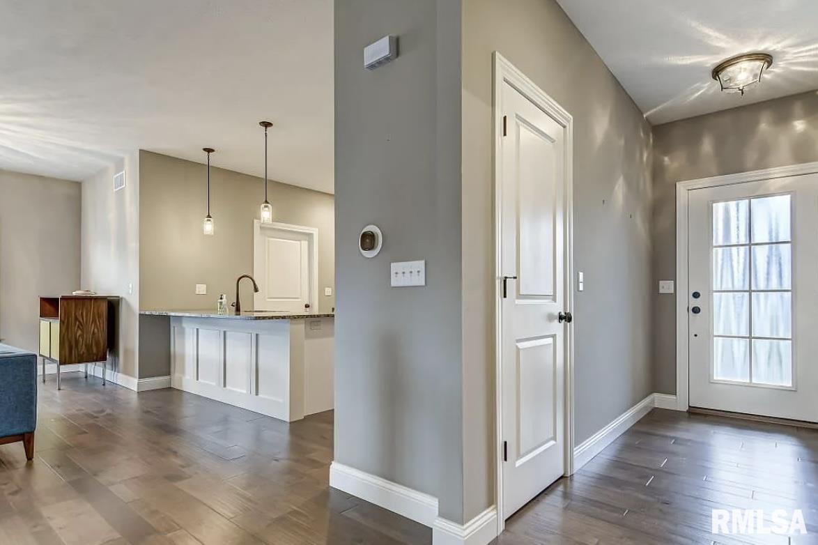 3309 Telford Drive Springfield, IL 62711 - Photo 3 of 19