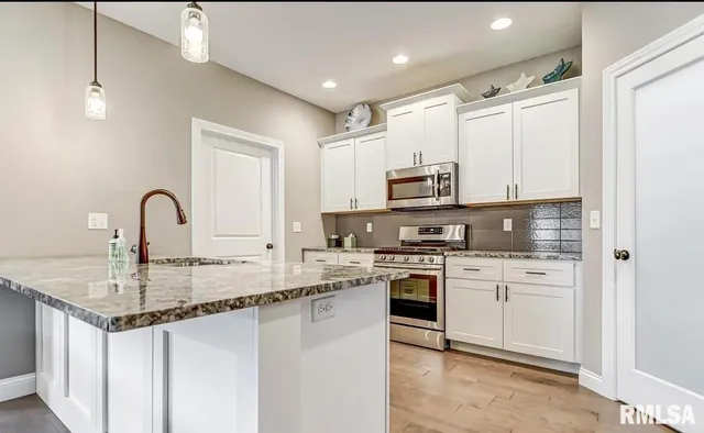 $2,700 | 3309 Telford Drive, Springfield, IL 62711