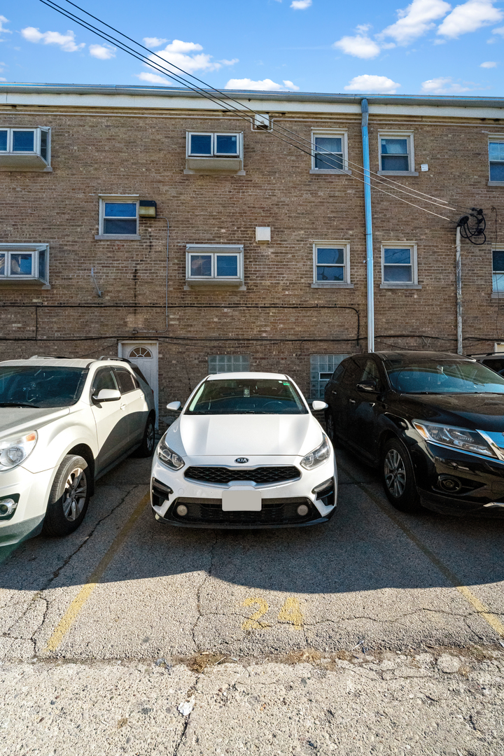 7534 North Ridge Boulevard, Unit 1W Chicago, IL 60645 - Photo 18 of 19 Gallery Image 18