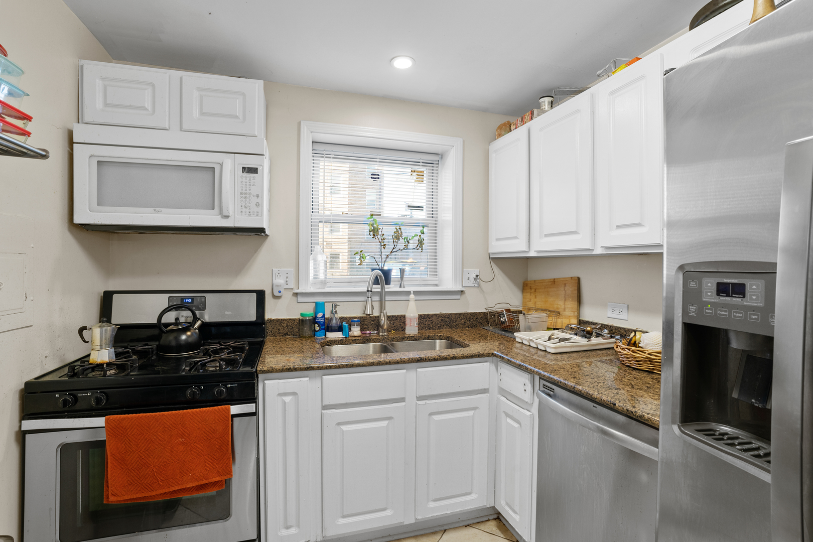 7534 North Ridge Boulevard, Unit 1W Chicago, IL 60645 - Photo 6 of 19 Gallery Image 6