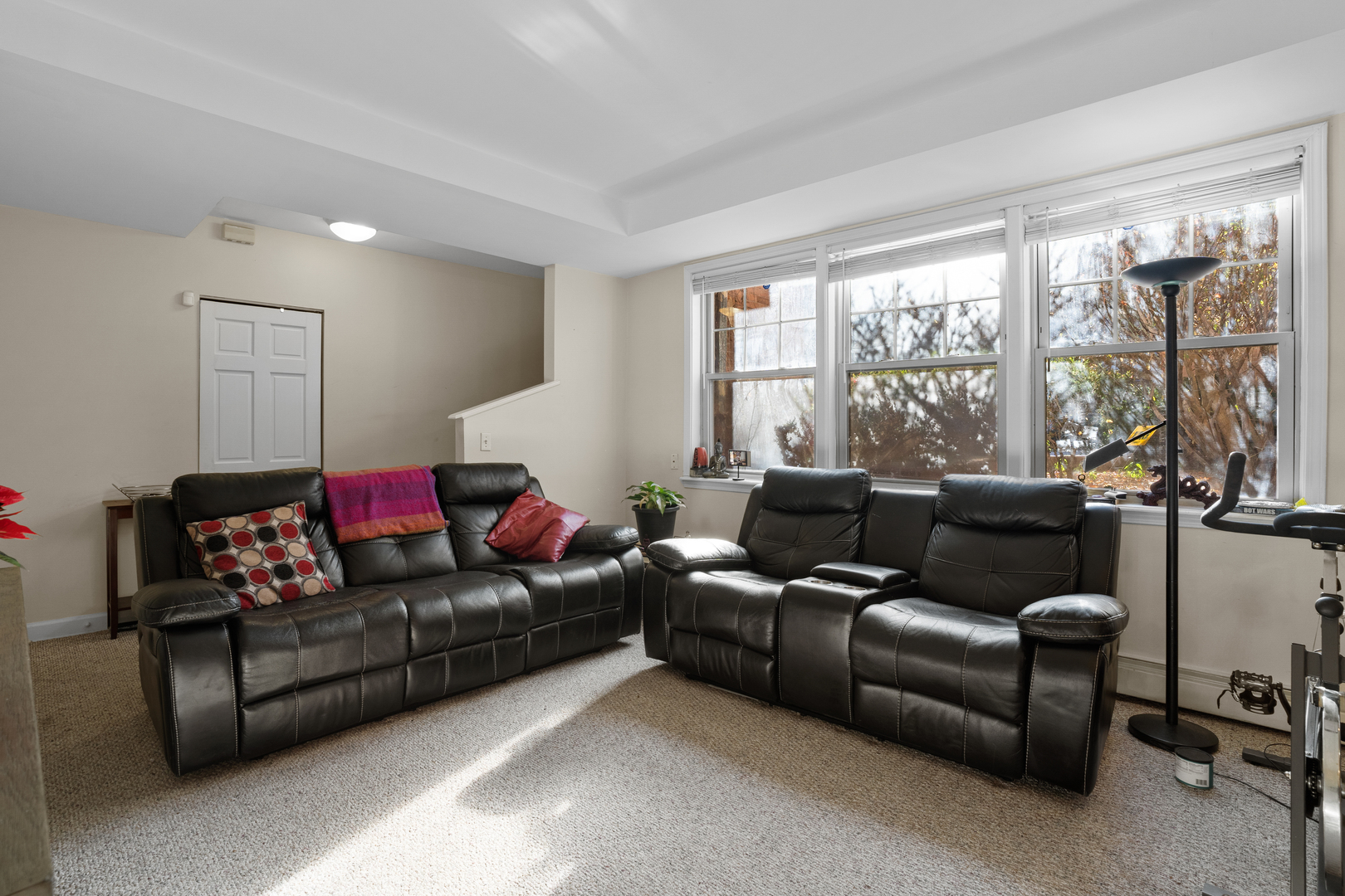 7534 North Ridge Boulevard, Unit 1W Chicago, IL 60645 - Photo 8 of 19 Gallery Image 8