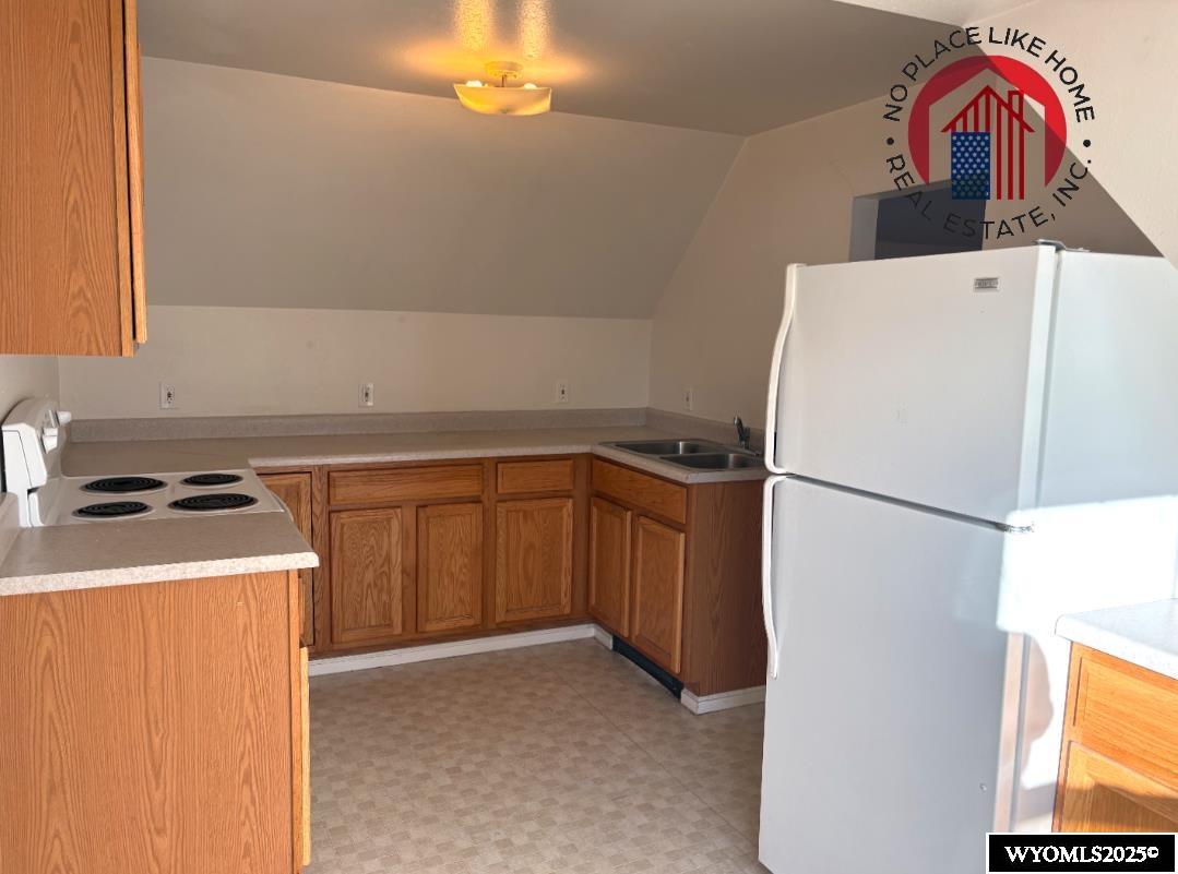 833 South Center Street Casper, WY 82601 - Photo 4 of 26