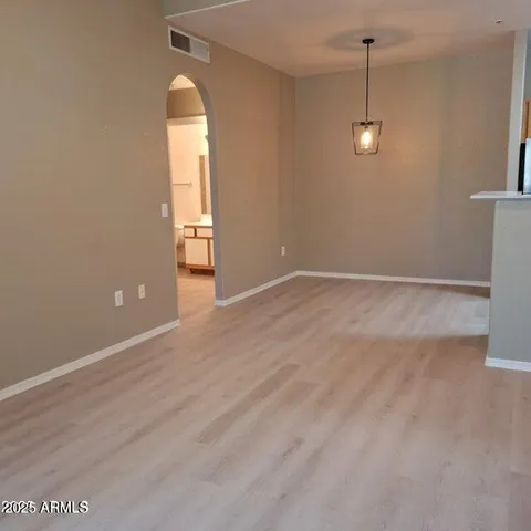 $193,000 | 2929 West Yorkshire Drive, Unit 1040, Phoenix, AZ 85027