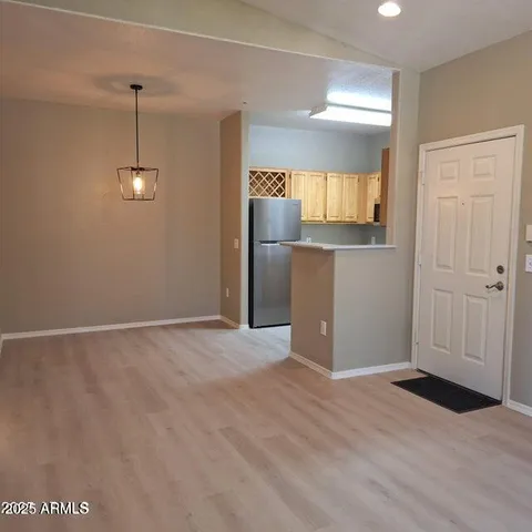 $193,000 | 2929 West Yorkshire Drive, Unit 1040, Phoenix, AZ 85027