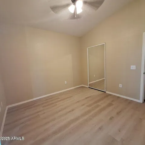 $193,000 | 2929 West Yorkshire Drive, Unit 1040, Phoenix, AZ 85027