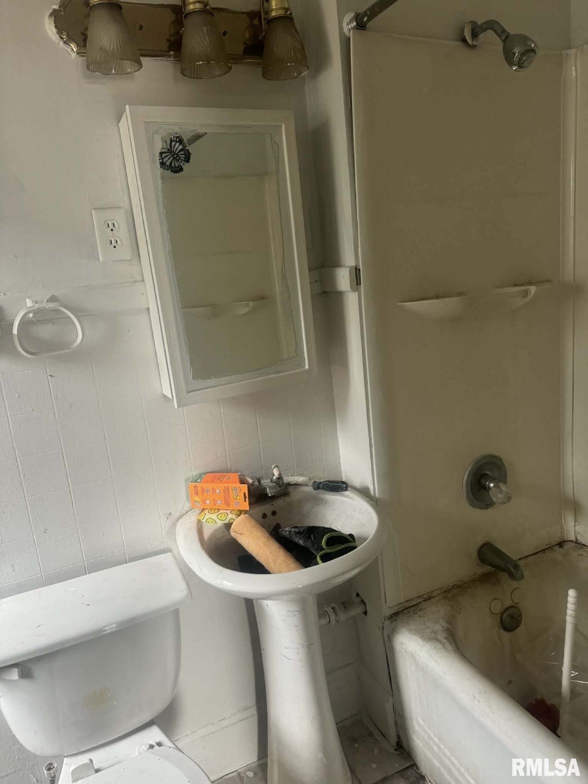 205 2nd Street South Pekin, IL 61564 - Photo 11 of 27